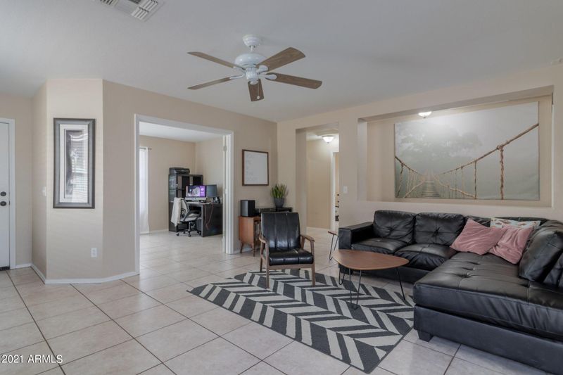3008 W Red Fox Rd, Phoenix, AZ 85083
