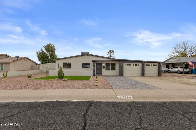 3009 E Corrine Dr, Phoenix, AZ 85032