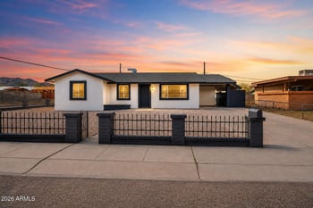 301 Desert Dr, Phoenix, AZ 85041