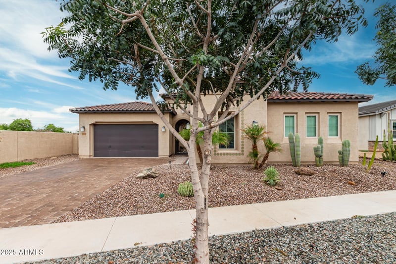 3010 Desert Ln, Phoenix, AZ 85042