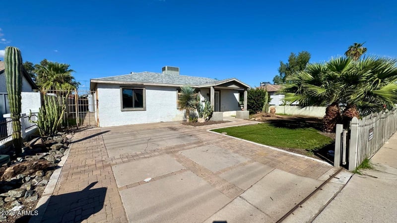 3010 Northern Ave, Phoenix, AZ 85051