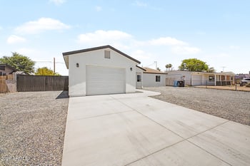 3010 W Country Gables Dr, Phoenix, AZ 85053
