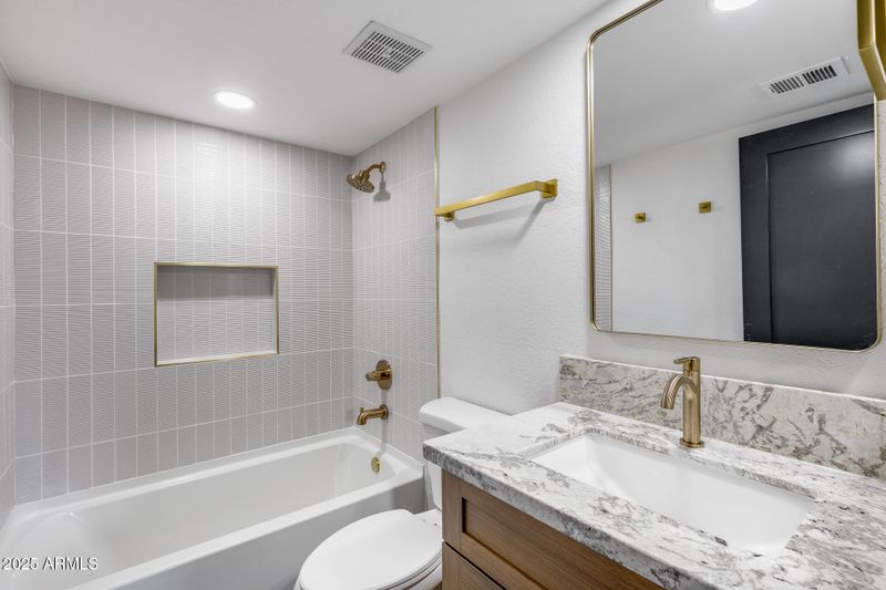 3011 E John Cabot Dr, Phoenix, AZ 85032