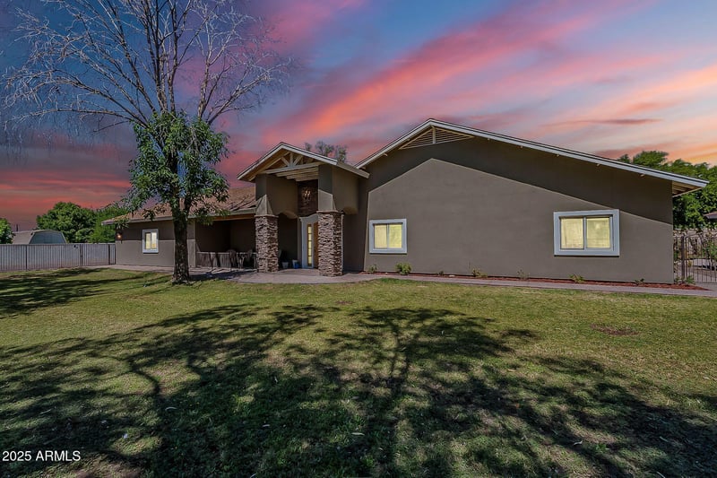3011 Gilbert Rd, Mesa, AZ 85203