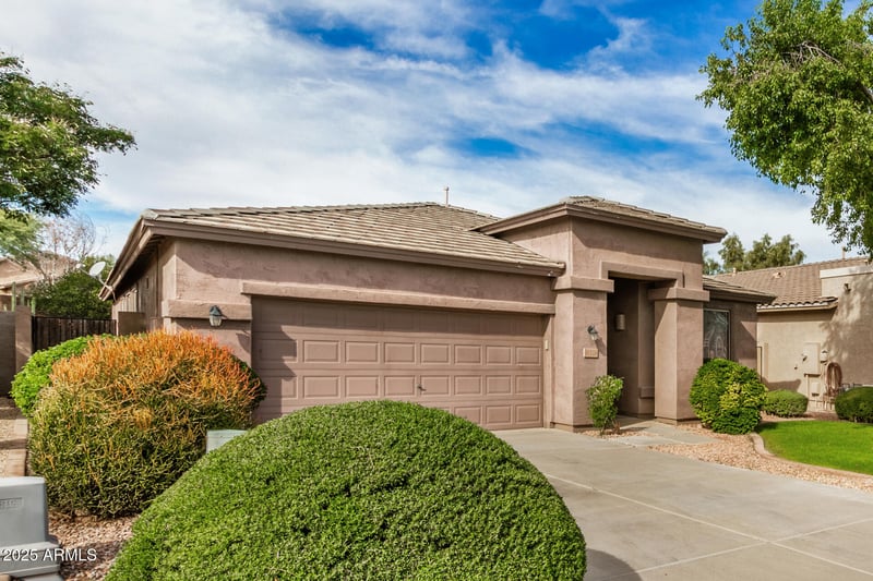 30128 Yellow Bee Dr, San Tan Valley, AZ 85143