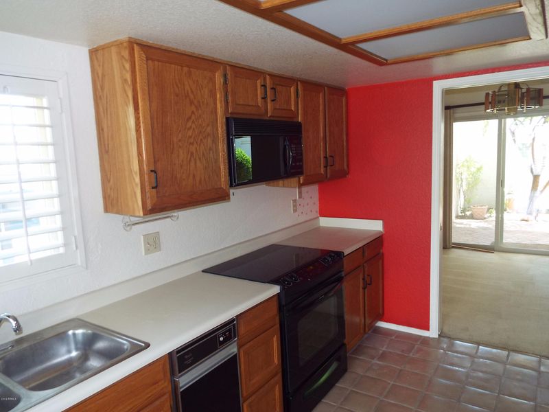 3013 E Cannon Dr, Phoenix, AZ 85028