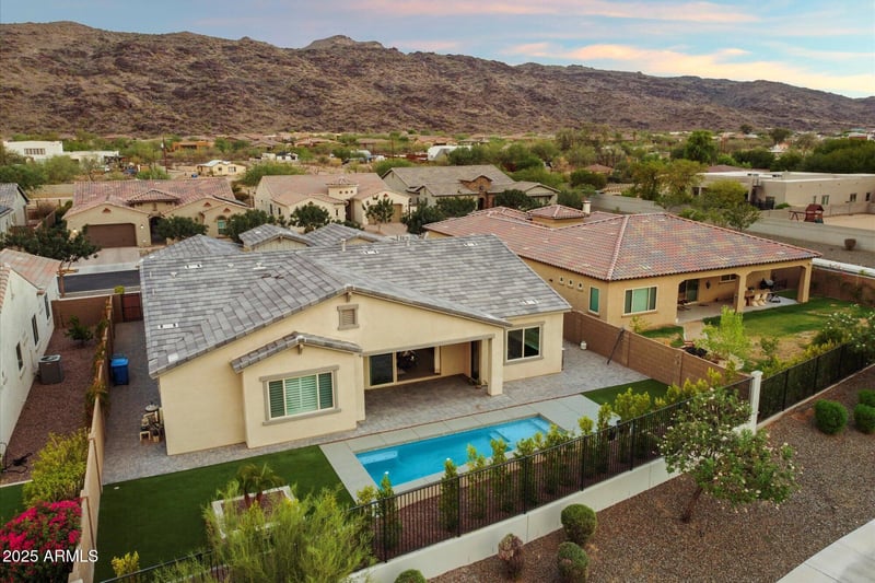 3014 E Desert Ln, Phoenix, AZ 85042
