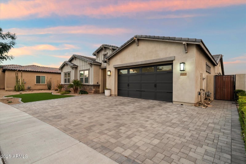 3014 E Desert Ln, Phoenix, AZ 85042