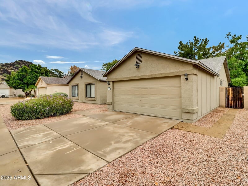 3015 Patrick Ln, Phoenix, AZ 85027