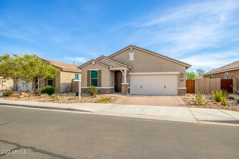 3015 W Laredo Ln, Phoenix, AZ 85085