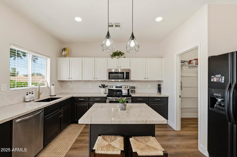 30158 Royal Oak Way, San Tan Valley, AZ 85143