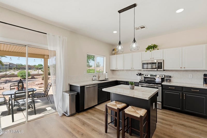 30158 Royal Oak Way, San Tan Valley, AZ 85143
