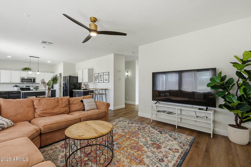 30158 Royal Oak Way, San Tan Valley, AZ 85143