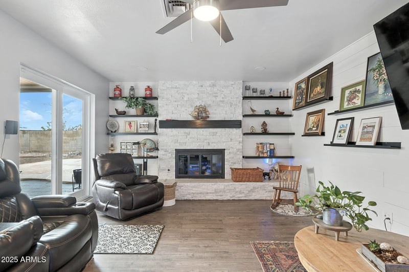 3016 Acoma Dr, Phoenix, AZ 85053