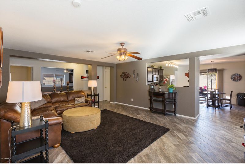 3016 W White Feather Ln, Phoenix, AZ 85083