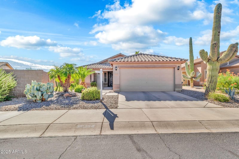 30178 Coral Bean Dr, San Tan Valley, AZ 85143