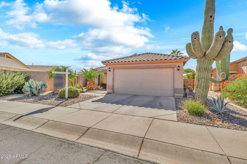 30178 Coral Bean Dr, San Tan Valley, AZ 85143