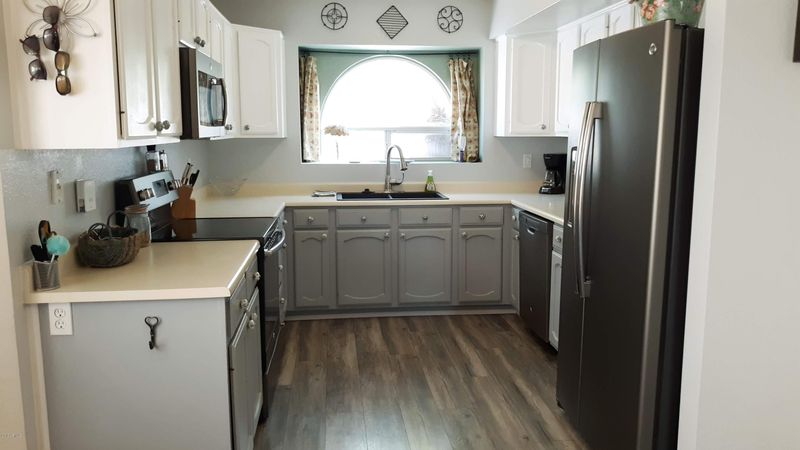 3018 E Brookwood Ct, Phoenix, AZ 85048