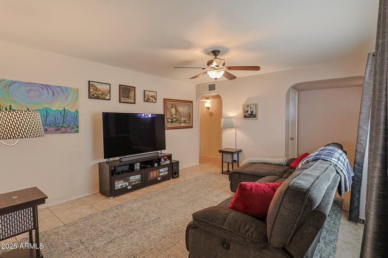 3018 Lawrence Ln, Phoenix, AZ 85051