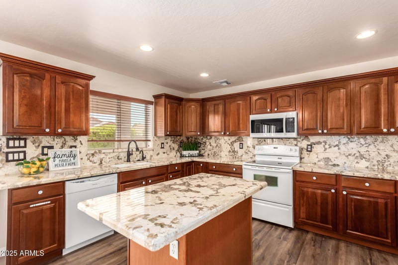 3019 Denim Trl, San Tan Valley, AZ 85143