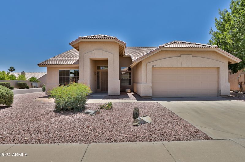3019 E South Fork Dr, Phoenix, AZ 85048