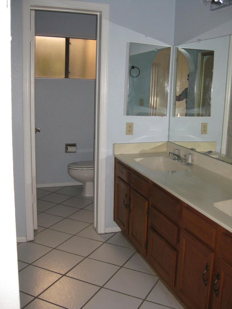 302 E Bluebell Ln, Tempe, AZ 85288