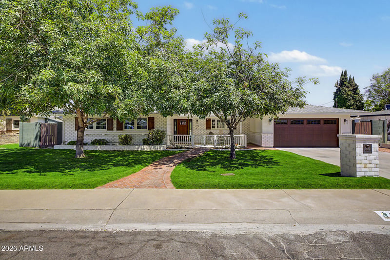 302 E Harmont Dr, Phoenix, AZ 85020