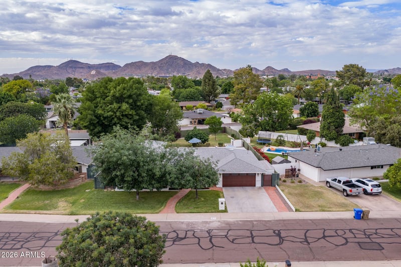 302 E Harmont Dr, Phoenix, AZ 85020