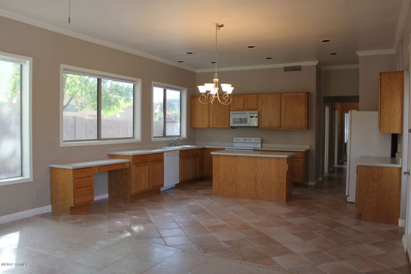 302 E Horseshoe Ave, Gilbert, AZ 85296