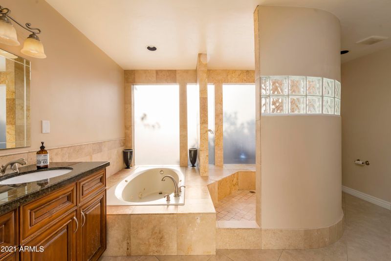 302 W Kaler Dr, Phoenix, AZ 85021