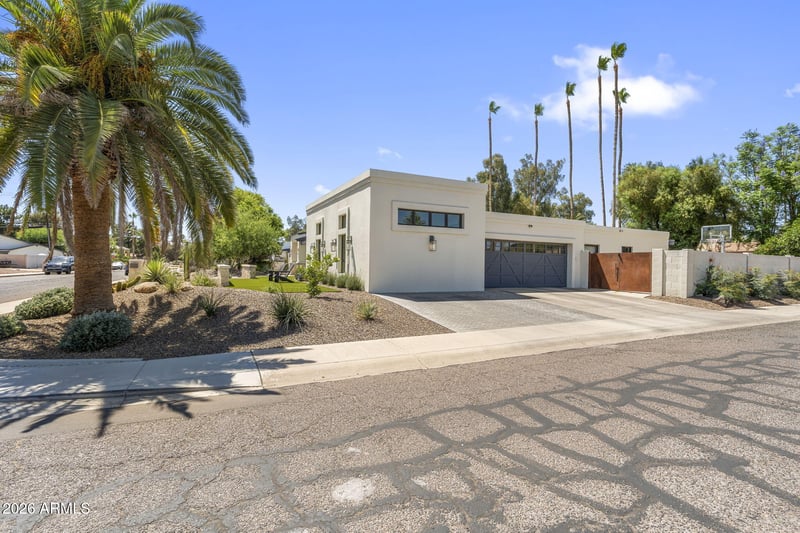 302 W Pine Valley Dr, Phoenix, AZ 85023