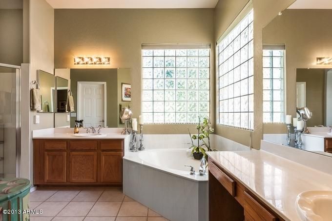 302 W Shannon St, Gilbert, AZ 85233