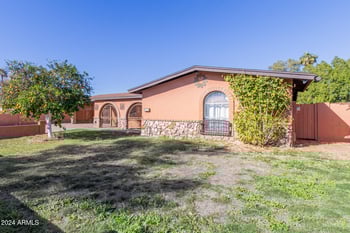 3020 Des Moines St, Mesa, AZ 85213