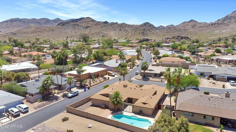 3020 E Calaveros Dr, Phoenix, AZ 85028