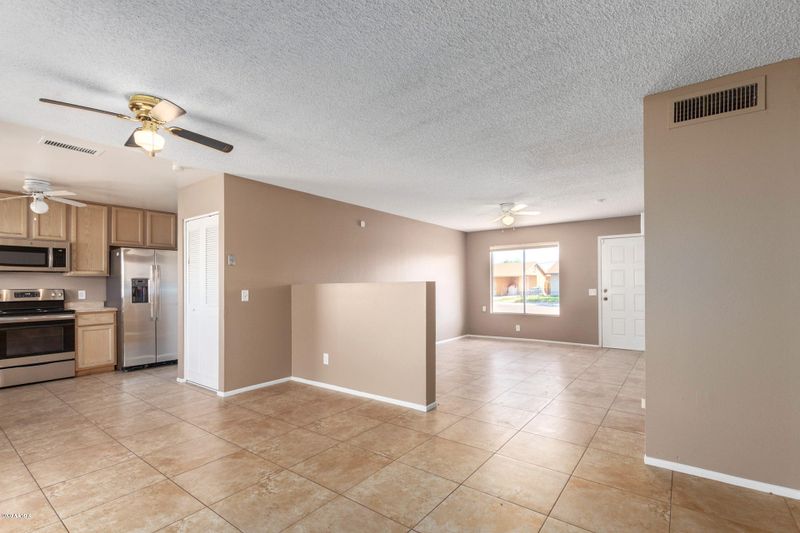 3020 N 71st Dr, Phoenix, AZ 85033