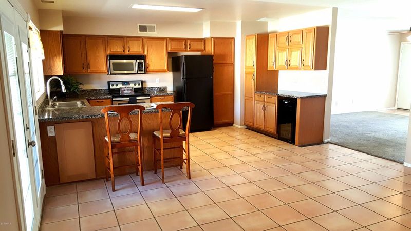 3020 W Angela Dr, Phoenix, AZ 85053
