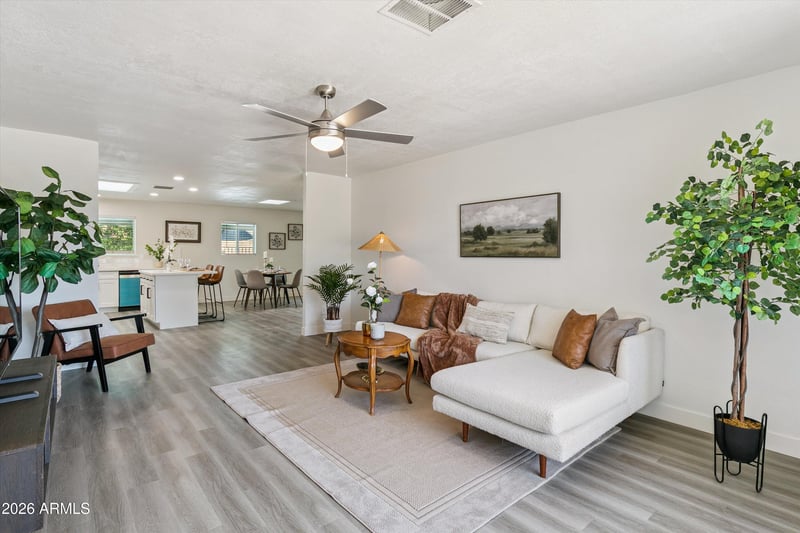 3020 W Hartford Dr, Phoenix, AZ 85053