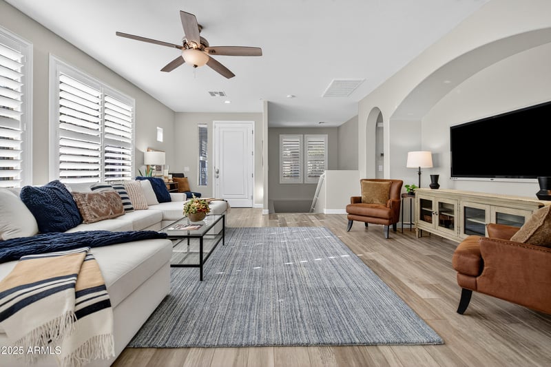 3021 Agritopia Loop, Gilbert, AZ 85296