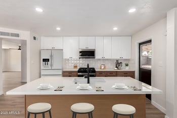 3021 Angela Dr, Phoenix, AZ 85053