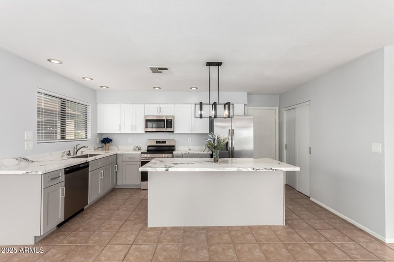3021 Patrick Ln, Phoenix, AZ 85027