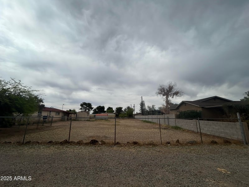 3021 Saint John Rd, Phoenix, AZ 85032