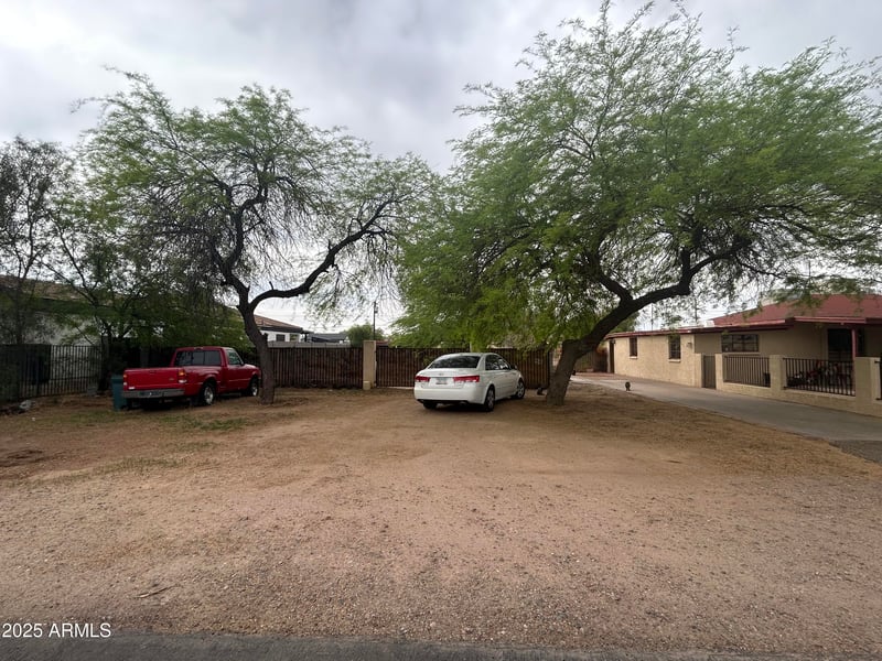3021 Saint John Rd, Phoenix, AZ 85032