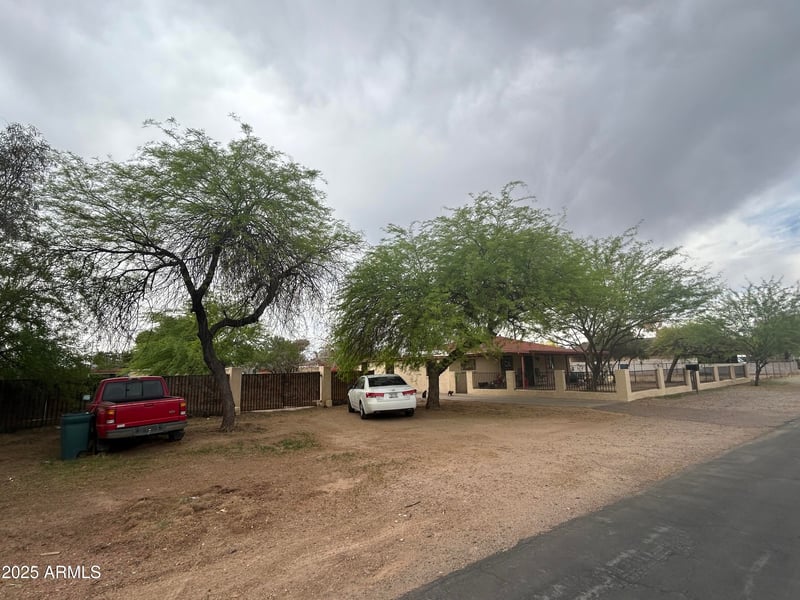 3021 Saint John Rd, Phoenix, AZ 85032