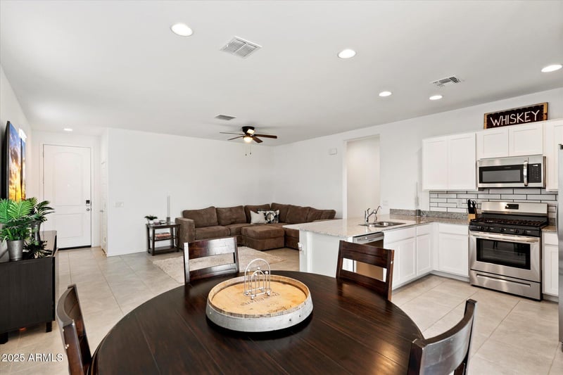 3022 Riding Boot Way, San Tan Valley, AZ 85140