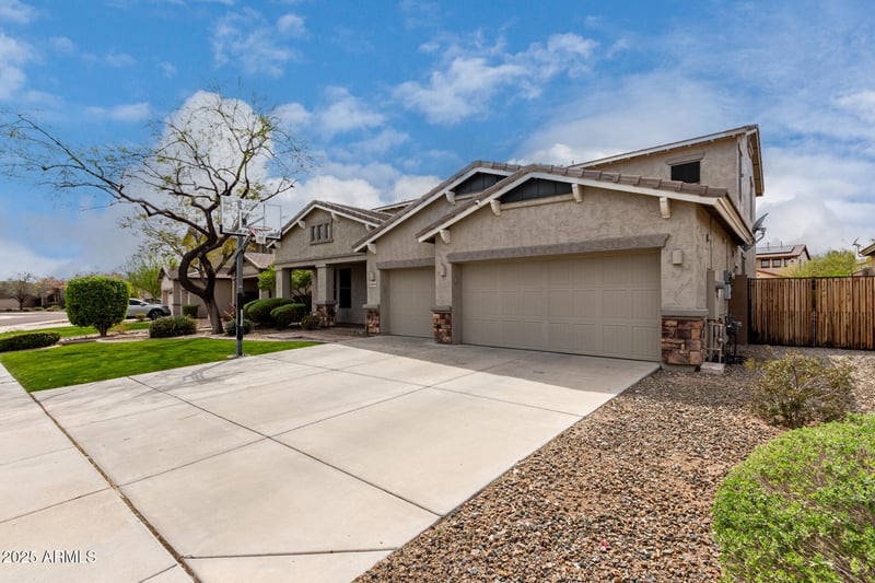 30246 123rd Ln, Peoria, AZ 85383