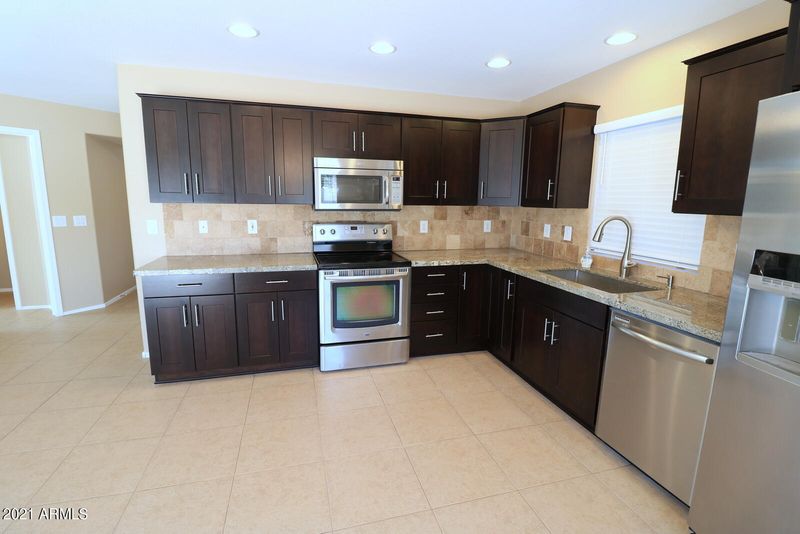 3025 E Blackhawk Dr, Phoenix, AZ 85050