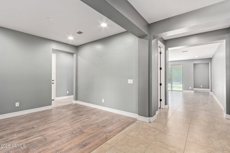 3025 Night Owl Ln, Phoenix, AZ 85085