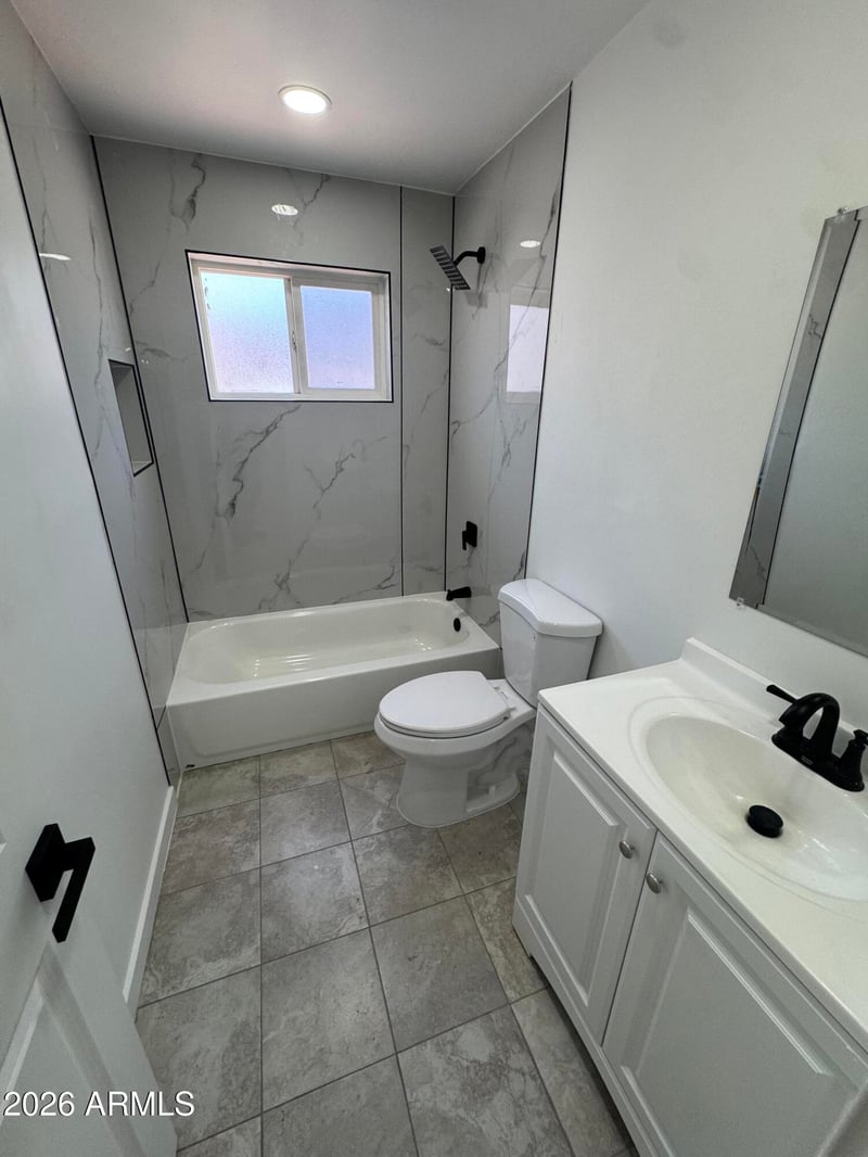 3026 N 40th Dr, Phoenix, AZ 85019