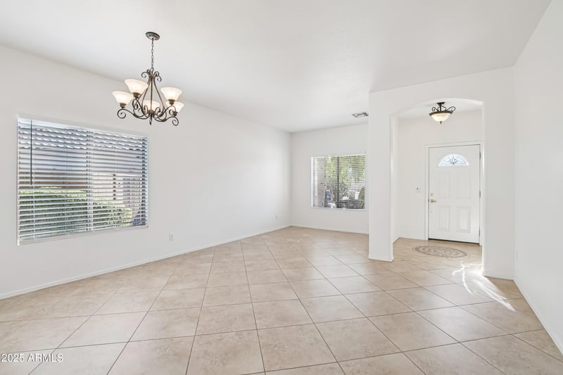 30263 Bobcat Way, San Tan Valley, AZ 85143