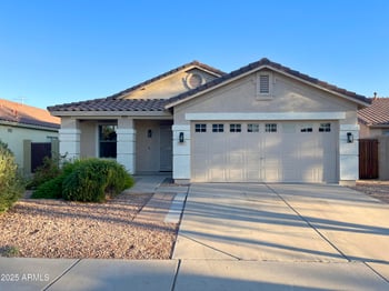 3027 Red Fox Rd, Phoenix, AZ 85083